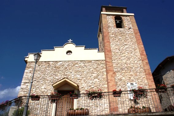 Chiesa di S. Lucia a Cusciano di Montorio al V. (Te)