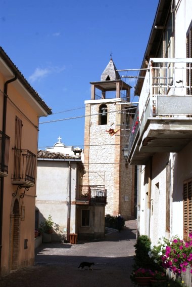 Chiesa di S. Lucia a Cusciano di Montorio al V. (Te)