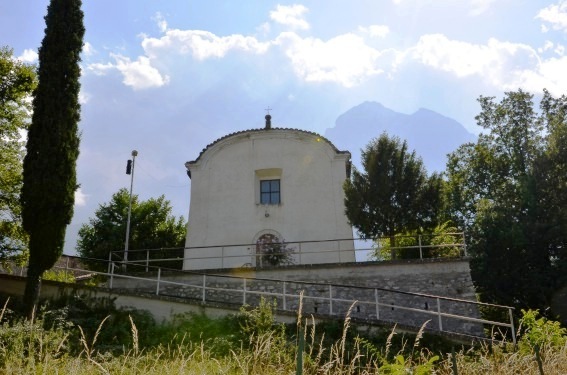 Chiesa di S.Salvatore a Fano a Corno di Isola del G.S. (Te)