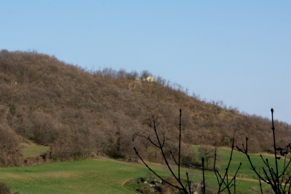 Faognano: resti dell'antica chiesa di S.Lorenzo nei pressi del cimitero