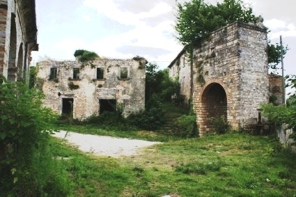 Faraone Antico di S.Egidio alla Vibrata (Te): la piazza