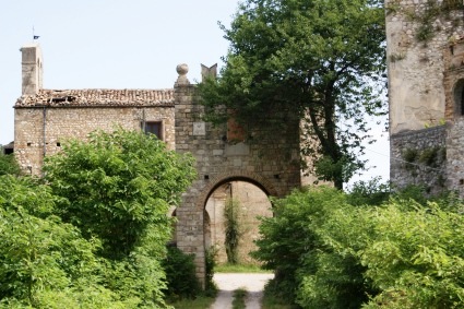 Faraone Antico di S.Egidio alla Vibrata (Te): arco d'ingresso