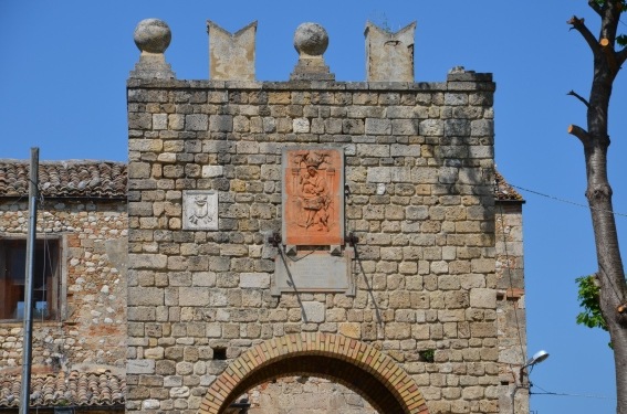 Faraone Antico di S.Egidio alla Vibrata (Te): arco d'ingresso