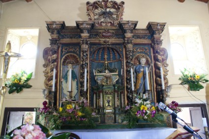 Chiesa di S. Martino a Fioli: l'altare barocco