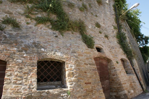Forcella di Teramo: muro a scarpa dell'antico castello