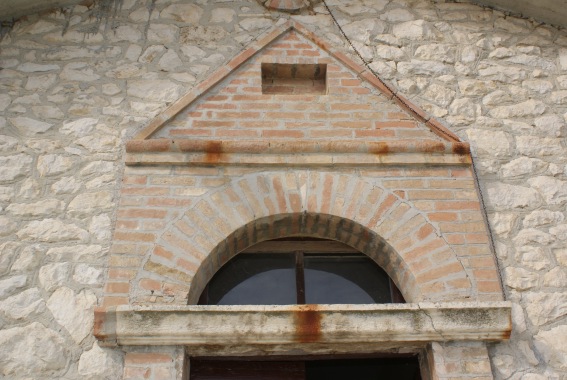 Chiesetta a Galliano di Torricella Sicura