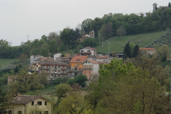 Chiesa di S.Maria ad Melatinum che sovrasta Garrano Basso di Teramo