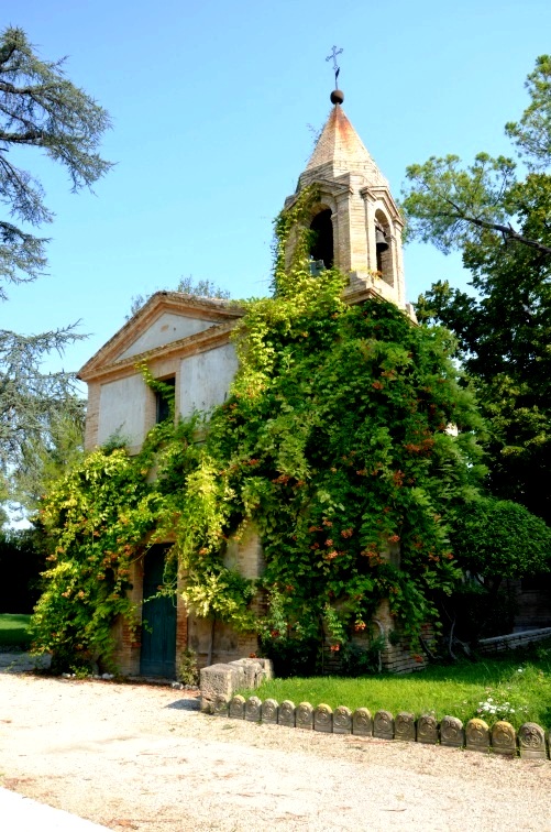 Cappella privata di Villa Corallo a Garrufo di S.Omero (Te)