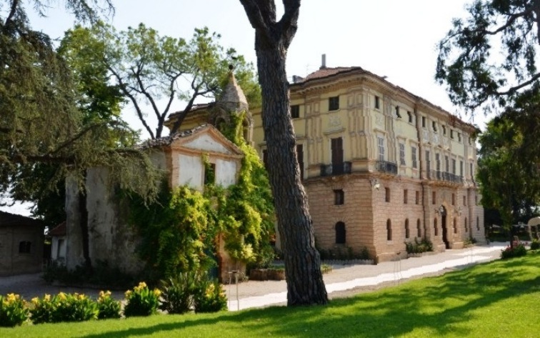 Cappella privata di Villa Corallo a Garrufo di S.Omero (Te)