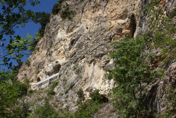 Eremo di San Michele Arcangelo nella Grotta di Sant'Angelo a Ripe di Civitella (Te)