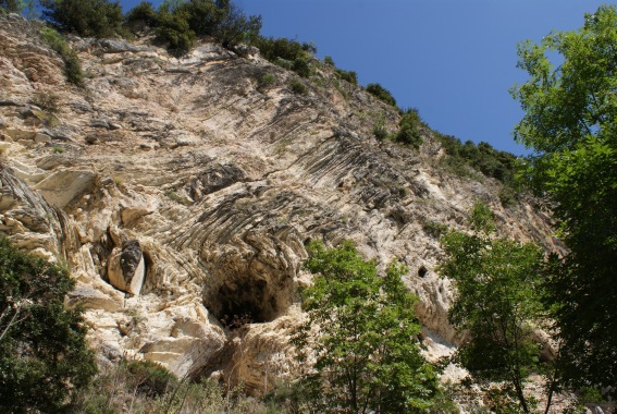 Eremo di San Michele Arcangelo nella Grotta di Sant'Angelo a Ripe di Civitella (Te)