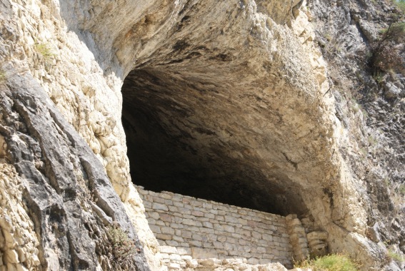 Eremo di San Michele Arcangelo nella Grotta di Sant'Angelo a Ripe di Civitella (Te)