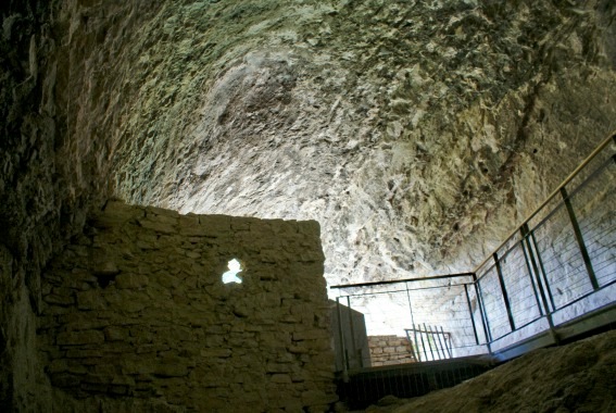 Eremo di San Michele Arcangelo nella Grotta di Sant'Angelo a Ripe di Civitella (Te)