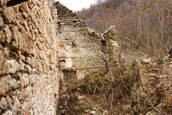 Valle del Vasto (Aq): ruderi nella Masseria Cappelli