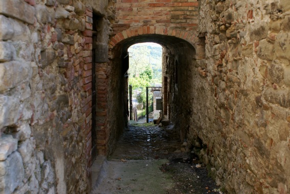 Miano (Teramo): passaggio voltato