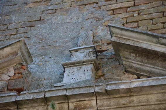 Chiesa dell'Annunziata a Montepagano di Roseto degli Abruzzi (Te): ingresso laterale