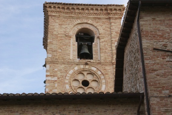 Chiesa della Madonna degli Angeli a Mosciano S.Angelo: campanile
