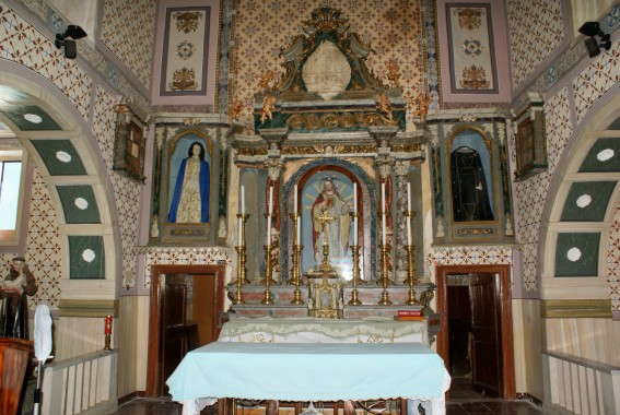 Chiesa di S.Maria Assunta a Padula di Cortino (Te): altare maggiore