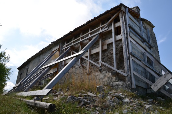 Eremo di Santa Maria di Pagliara - Isola del G.Sasso (Te): i danni del terremoto del 6 aprile 2009