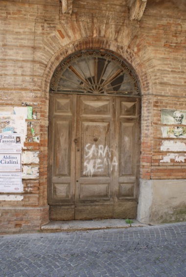 Paterno di Campli: portale del Palazzo Fidanza