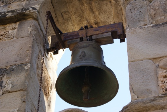 Chiesa di S. Paolo a Pezzelle di Cortino (Te): campana