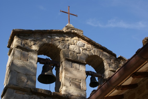 Chiesa di S. Paolo a Pezzelle di Cortino (Te): il campanile a vela