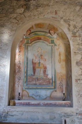 Chiesa di S. Pietro e S. Martico a Piano Maggiore: affresco raffigurante S. Nicola di Bari