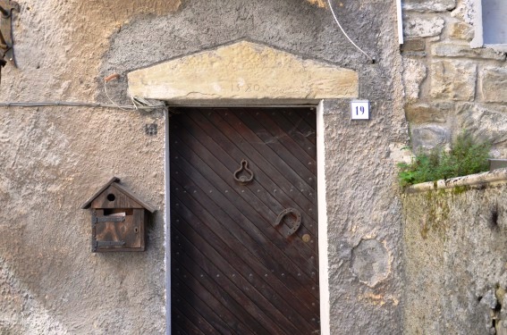 Pietracamela (Te): data 1510 incisa su architrave