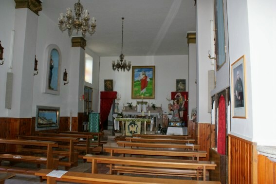 Poggio delle Rose di Cermignano (Te): interno della Chiesa