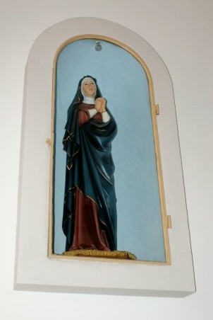 Chiesa di S. Martino a Poggio delle Rose di Cermignano (Te): statua della Madonna