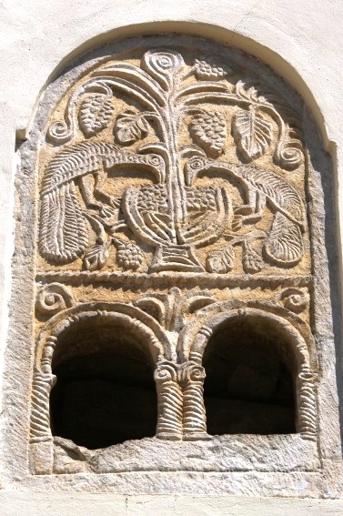 Chiesa di S. Vittorino a Poggio San Vittorino (Teramo): transenna di finestra del IX sec.