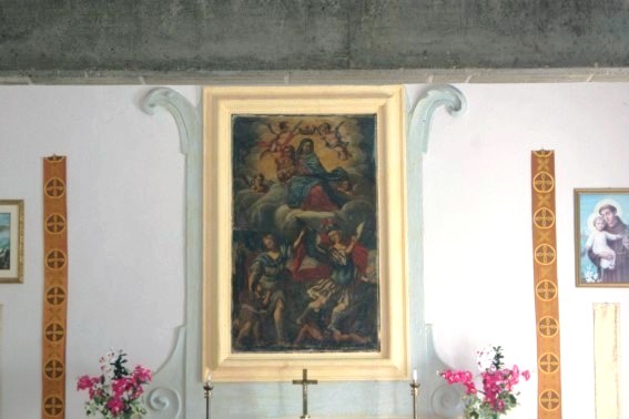 Chiesa di San Michele Arcangelo a Riano: interno