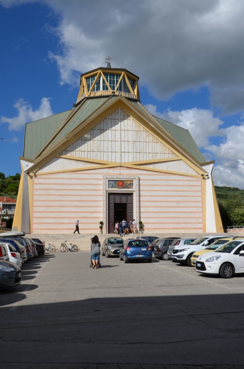 Chiesa del Sacro Cuore a Roseto degli Abruzzi (Te)