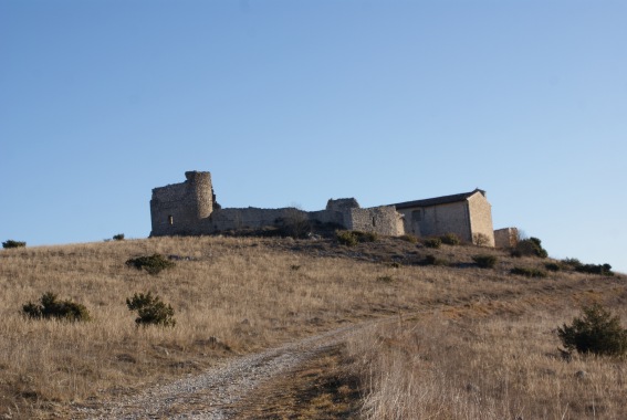 Il Castello-recinto di S.Eusanio Forconese (Aq)