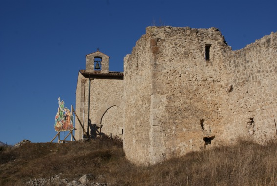 Il Castello-recinto di S.Eusanio Forconese (Aq)