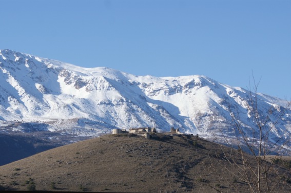 Il Castello-recinto di S.Eusanio Forconese (Aq)