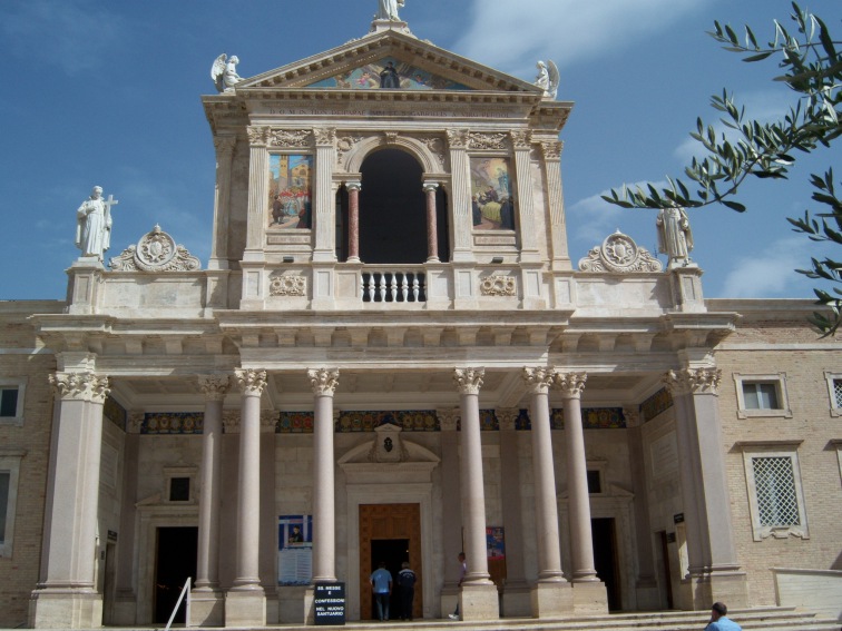 Santuario di S.Gabriele a San Gabriele di Isola del G.Sasso (Te)