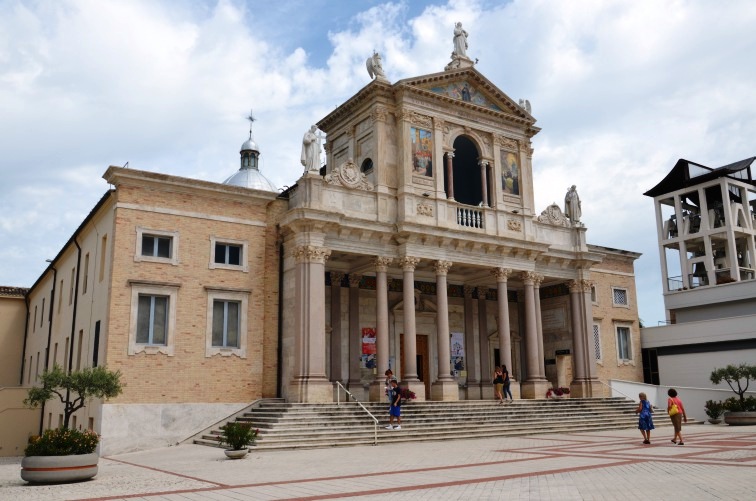 Santuario di S.Gabriele a San Gabriele di Isola del G.Sasso (Te)