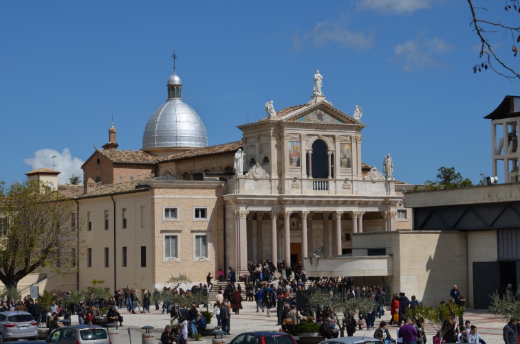 Santuario di S.Gabriele a San Gabriele di Isola del G.Sasso (Te)