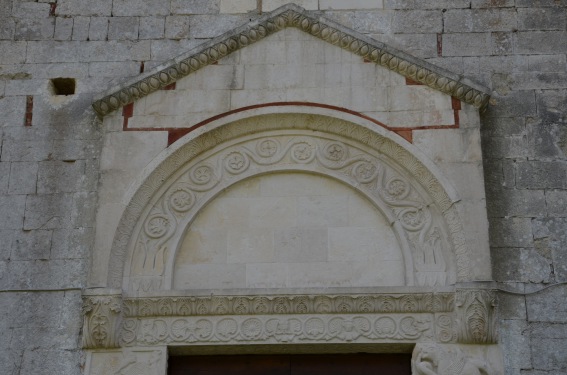 Chiesa di S.Giovanni ad Insulam di Isola del G.Sasso (Te)