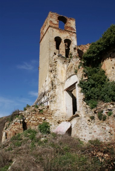 Chiesa di S. MAria della Lacrima a Bellante: lato est