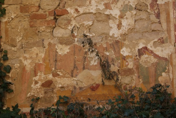 Chiesa di S. MAria della Lacrima a Bellante: resti di antichi pitture