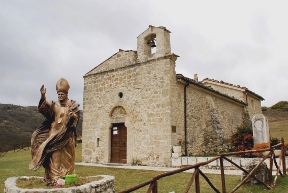 Chiesa di S.Pietro della Jenca (Aq) - Santuario del Beato Giovanni Paolo II