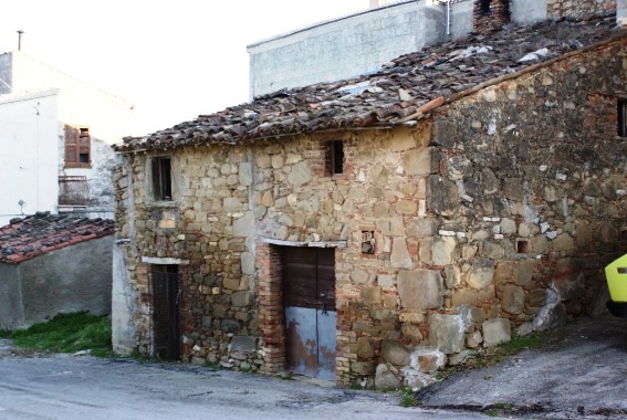 Santo Stefano di Torricella Sicura: abitazione settecentesca