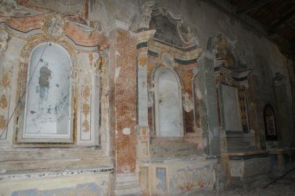 Convento di S. Bernardino a Campli: l'interno della chiesa