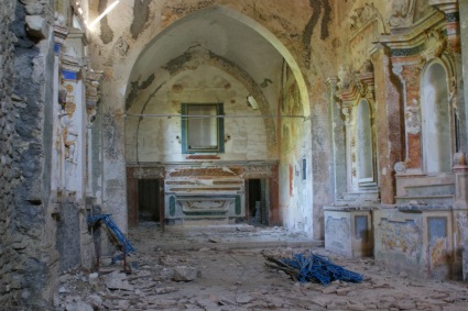 Convento di S. Bernardino a Campli: l'interno della chiesa