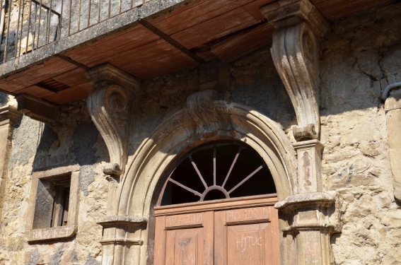 San Massimo di Isola del G.Sasso (Te): palazzotto signorile