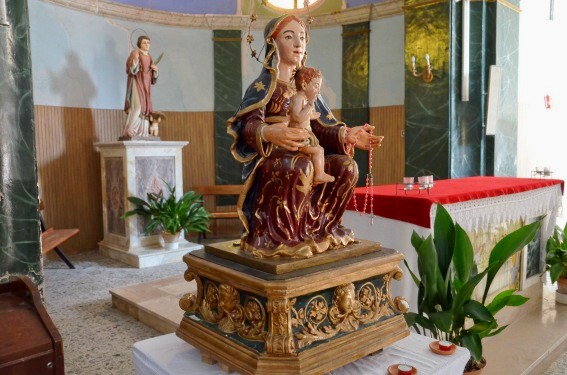 Chiesa di S.Massimo a San Massimo di Isola del G.Sasso (Te): statua della Madonna di Pagliara