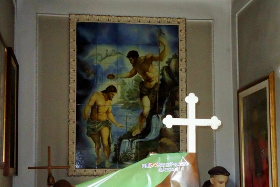 Chiesa di Santa Croce a Sant'Atto di Teramo: ceramiche con rappresentazione del Battesimo di Gesù