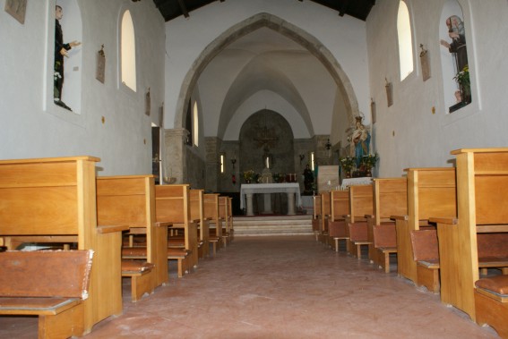Chiesa di Santa Rufina a Cesano: interno